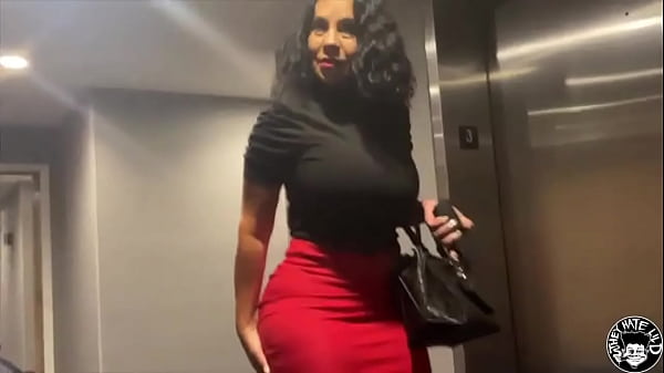 lil d stalking his thick ass professor until he finally claps it pt1