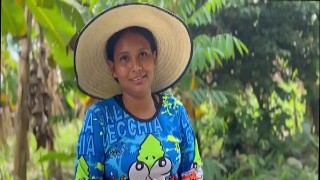 Innocent Peasant Girl Serves Chickens With Ass