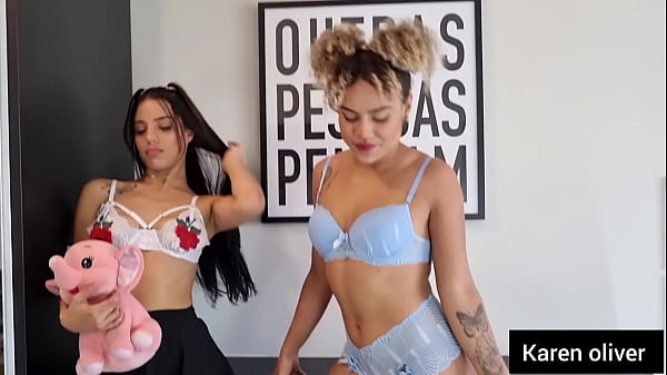 Girlfriend Gives Ass For Fuck During Threesome