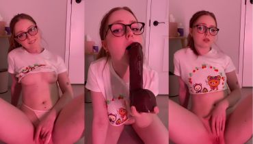 Strawberrymilk_xoxo Gets Nerdy With A Thick Dildo Ride