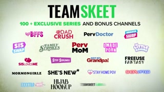 hot stepdaughters clara trinity and chloe rose make stepdaddy feel better familystrokes