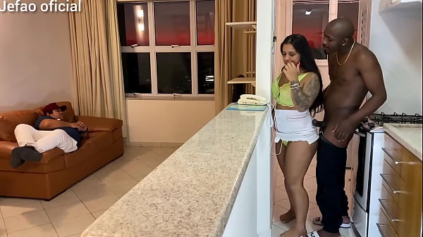 I went to fix the machine if a client, and the husband intertwined with the television, and left the hot woman by my side, I fucked her very nice