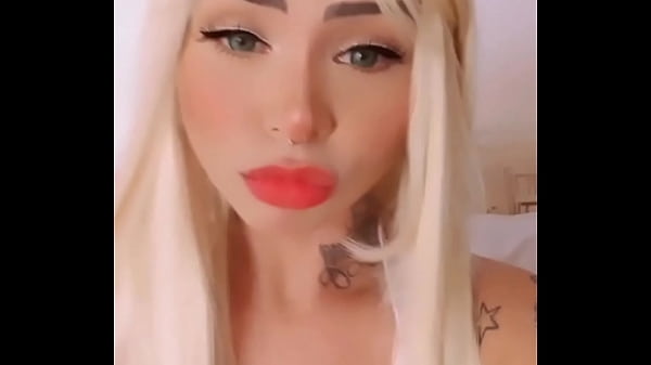 bet u can't hold it while this anime babe makes those faces