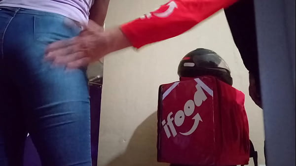 Working Wife Takes Delivery Guy Behind A&ccedil;a&iacute; Counter