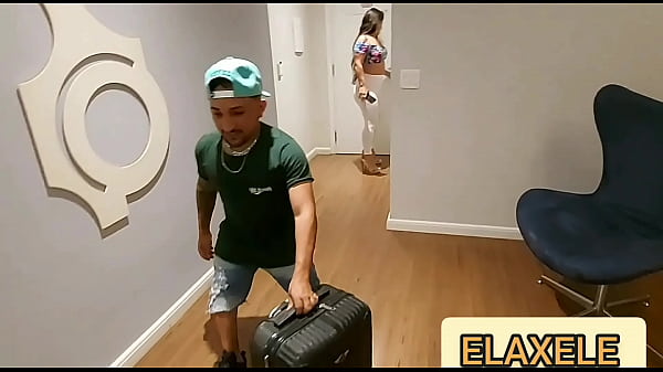SAFADA ASKED AND HER HUSBAND TAKES THE HARDEST DWARF IN BRAZIL TO FUCK HIS WIFE...... Anao