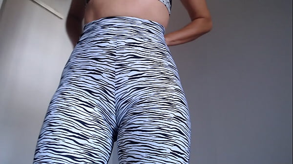 Wife without a mask trying on gym clothes
