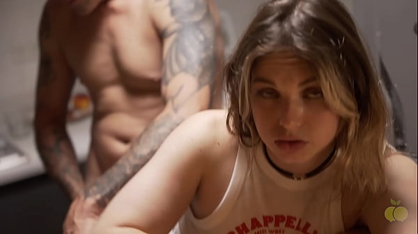 Husband Swaps Roles to Suck Pizza Guy&rsquo;s Dick for Wife