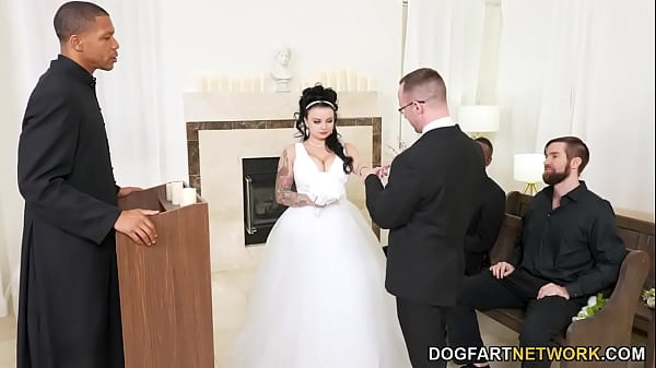 payton preslee getting absolutely wrecked at her own wedding while her man just watches