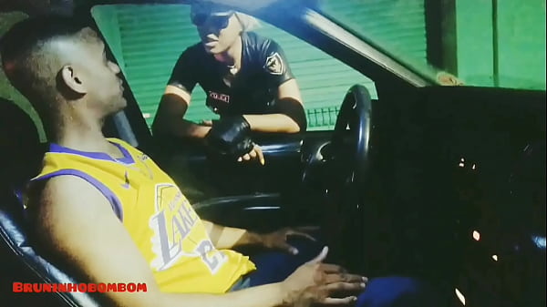 Police Officer Takes Off Uniform for Car Sex