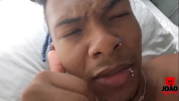 Joao O Safado woke up the girl with his cock in his pussy