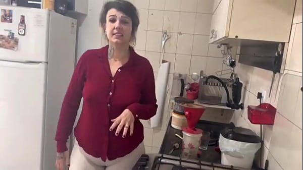 Preparando um cafezinho da manh&atilde; daquele jeito que vcs gostam