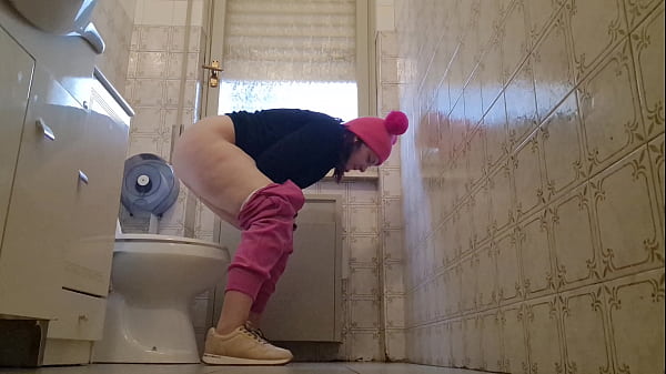 ripping it in a fancy restaurant bathroom wait for it 4k