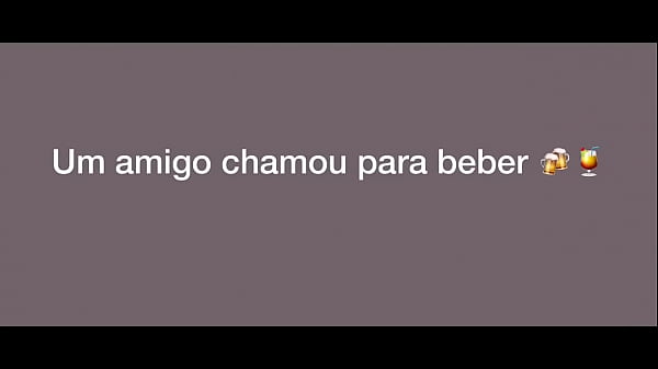 Novinha made a cuckold husband giving 2 on the street without a condom
