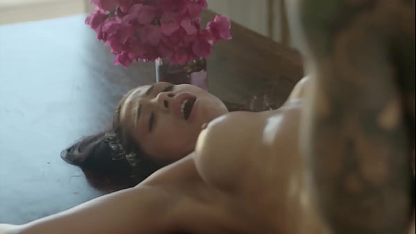 julia de lucia getting absolutely hammered for hours