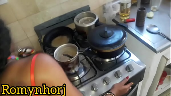 NIFETINHA GOSTOSA PRETA FOGOSA COOKING AT PIROCA DO PEDREIRO GIFTED
