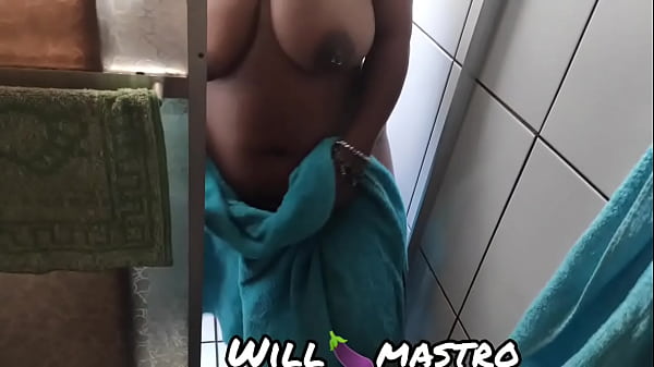 After a hot fuck I caught (Nana diaba) taking a shower, I couldn't resist, I put my dick in really nicely and a really nice cum shower on her face