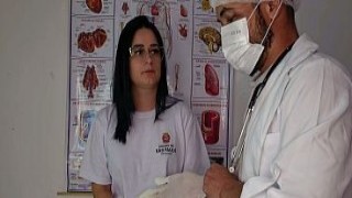 Curious Med School Doc Checks Your Ailing Body